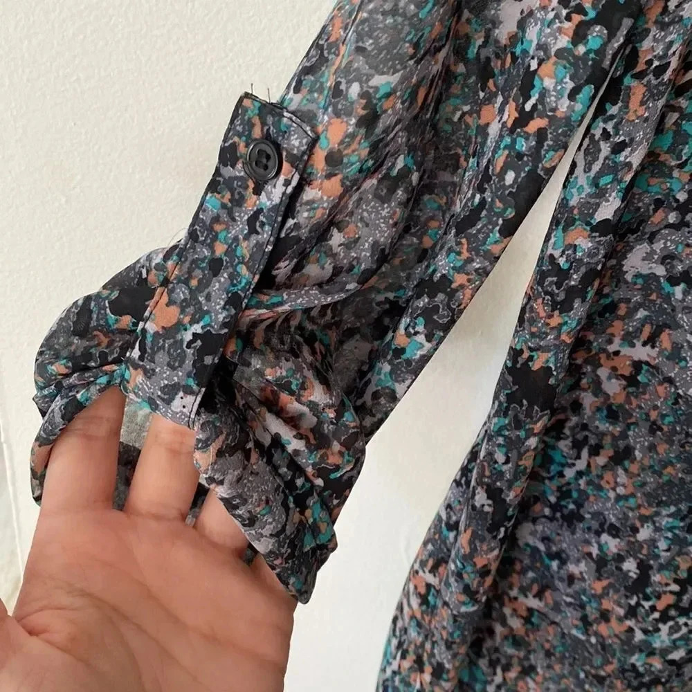 Socialite Button Down Cuff Sleeve 3/4 Sleeve Multicolor Print Open Back Blouse L - Picture 7 of 16